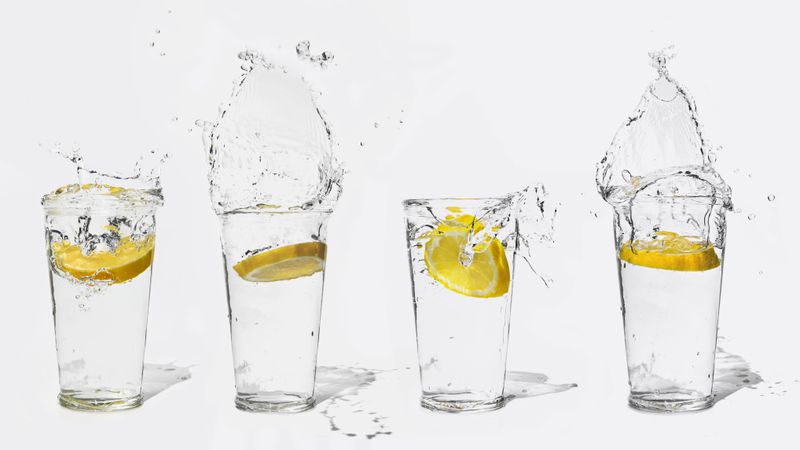 Sparkling water with lemon slice